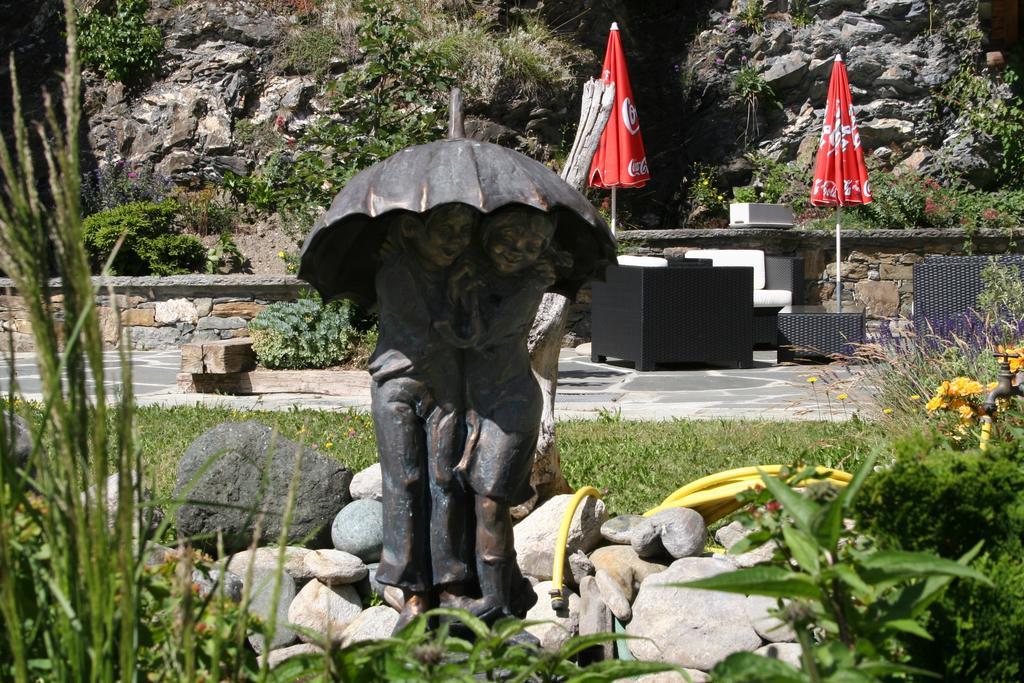 Hotel Alpenblick Zeneggen Eksteriør billede