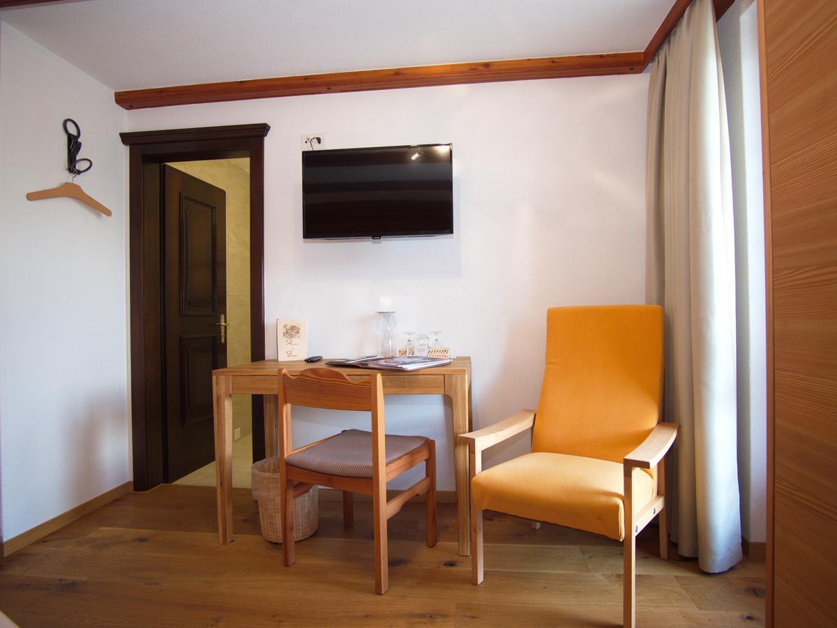 Hotel Alpenblick Zeneggen Eksteriør billede