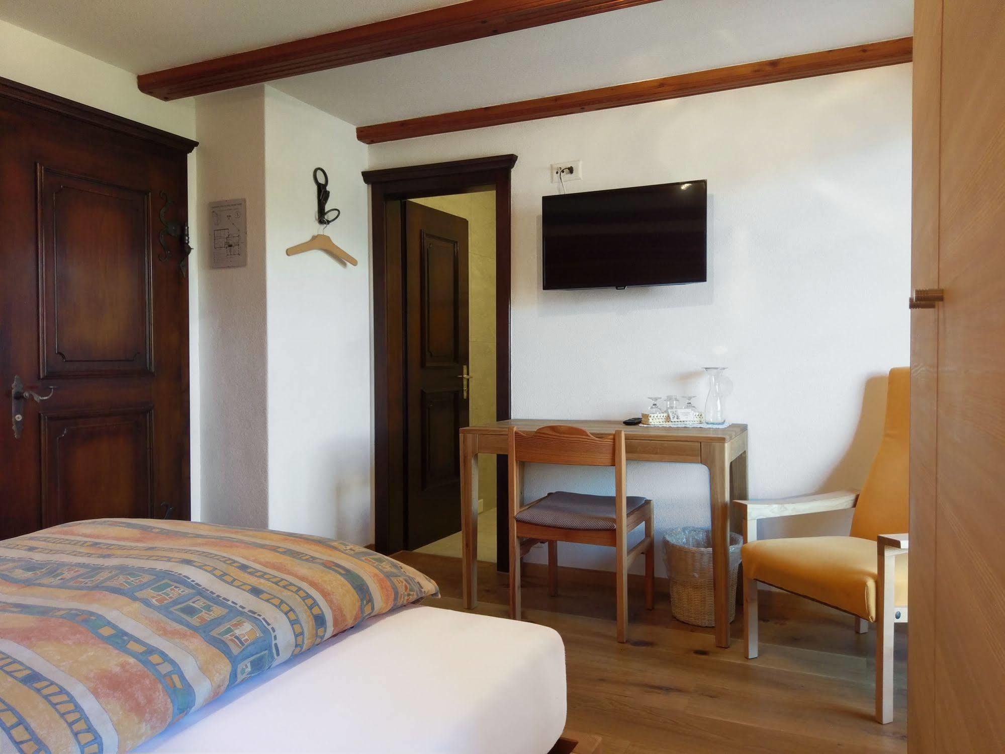 Hotel Alpenblick Zeneggen Eksteriør billede